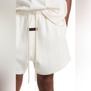 Essentials Fear of God Men’s White Athletic Cotton Blend Shorts Elastic Waist M